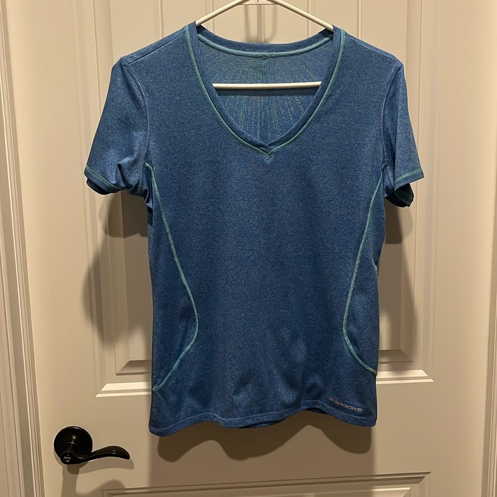 Brooks running top